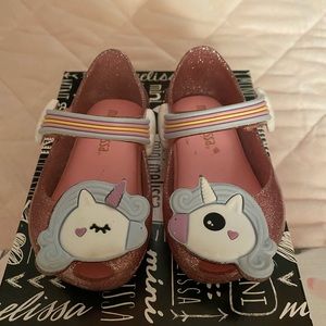 Unicorn kissing mini Melissa size 5